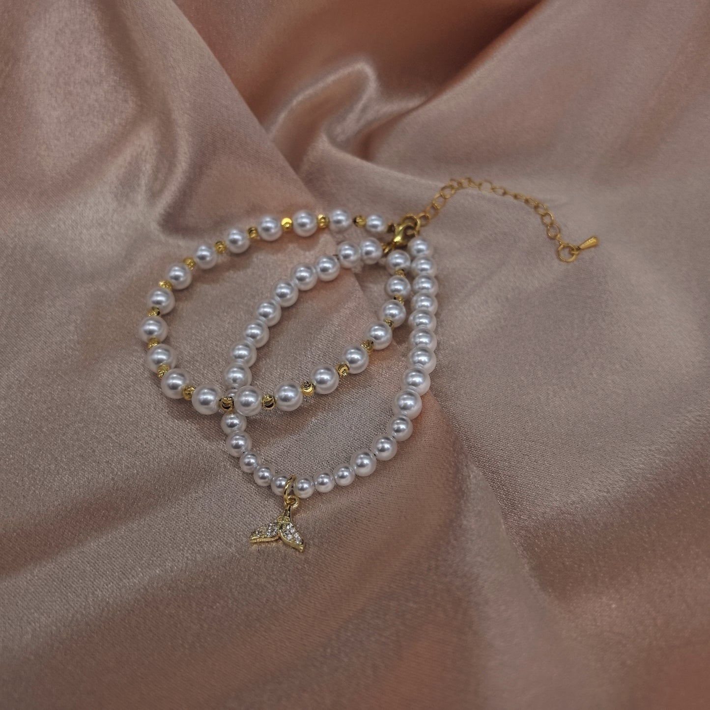 Elegant Pearl and Mermaid Tail Charm Bracelet