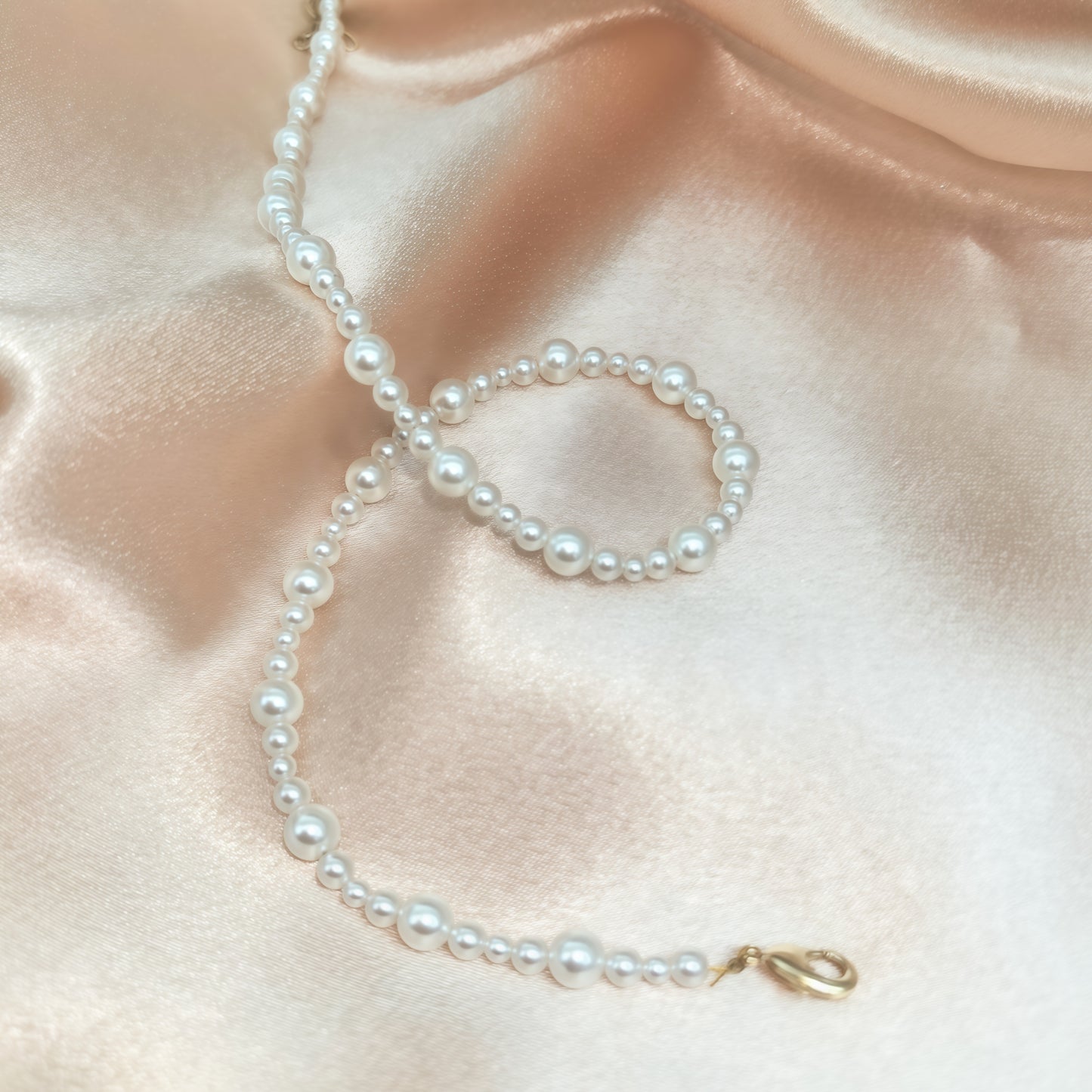 Handmake Elegant Pearl Necklace - Timeless Elegance for Every Occasion