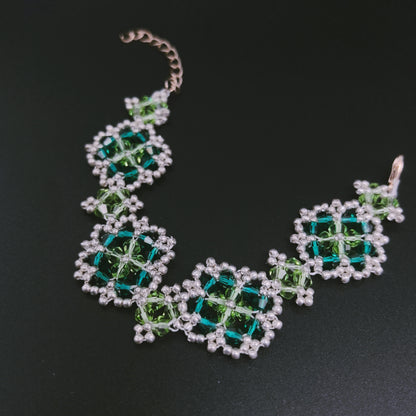 Handcrafted Elegant Retro Green Flower Bracelet