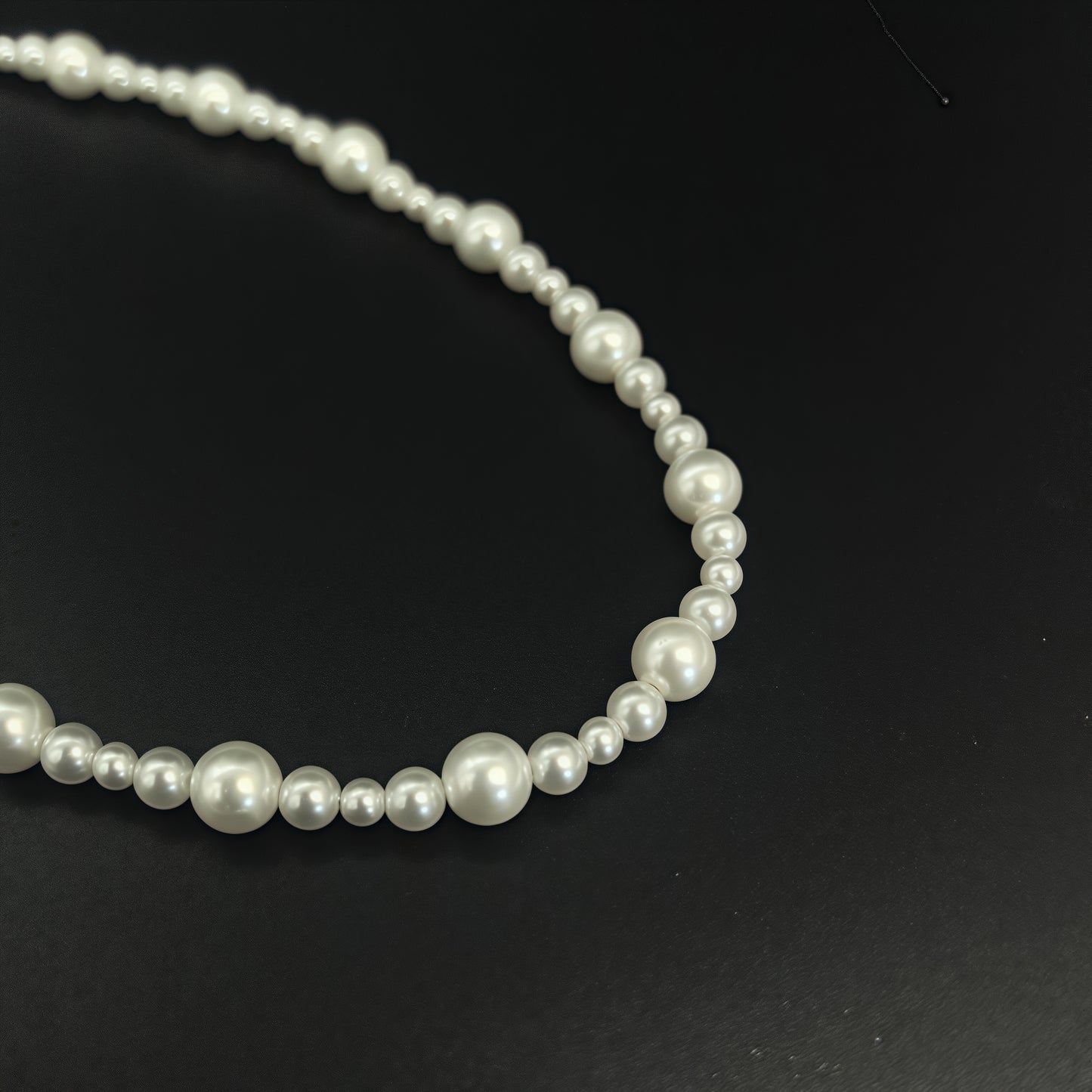 Handmake Elegant Pearl Necklace - Timeless Elegance for Every Occasion