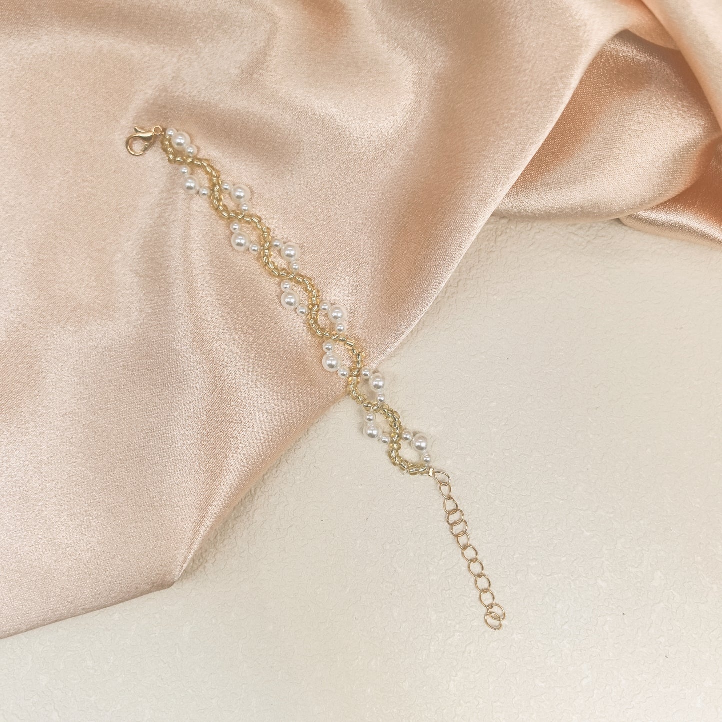 Bead and Artistic Pearl Bracelet