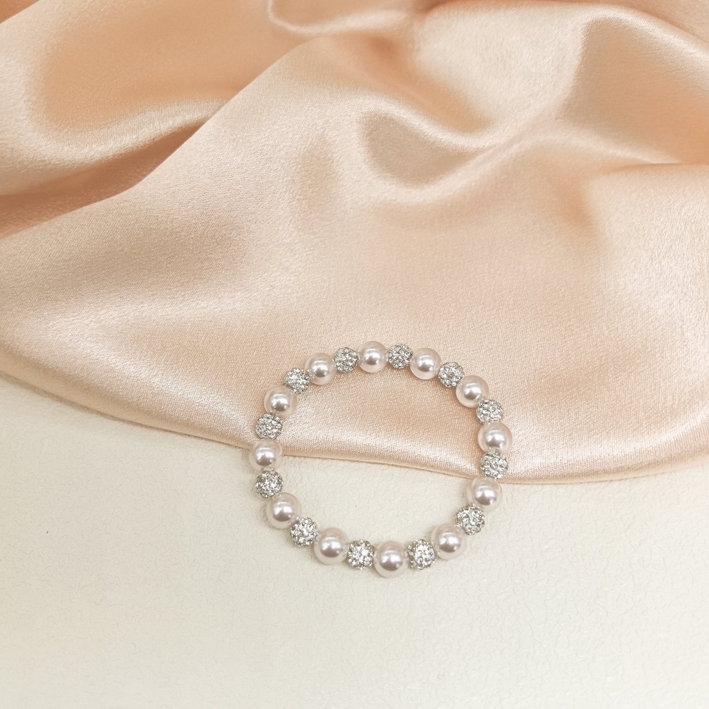 Pearl and Crystal Stretch Bracelet - A Perfect Blend of Classic and Glamour