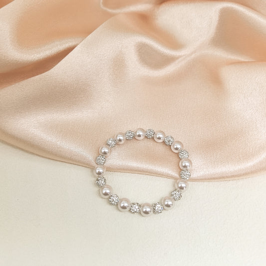 Pearl and Crystal Stretch Bracelet - A Perfect Blend of Classic and Glamour