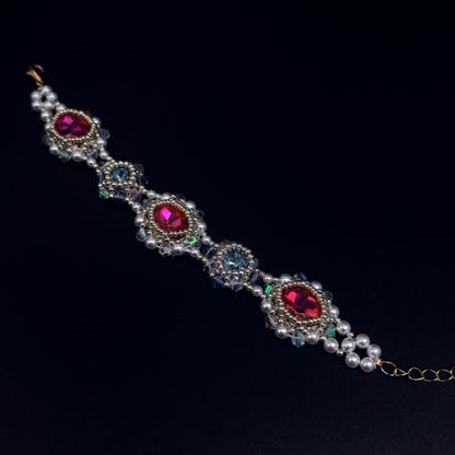 Exquisite Pearl Bracelet with Crystal Accents