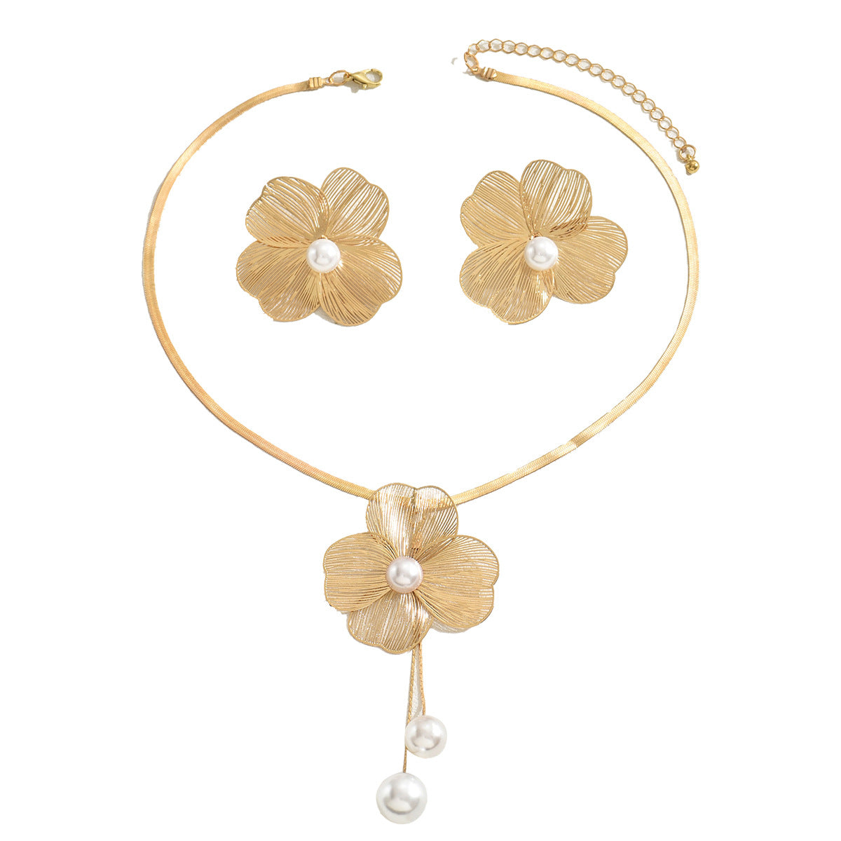 Elegant Gold Flower and Pearl Bracelet