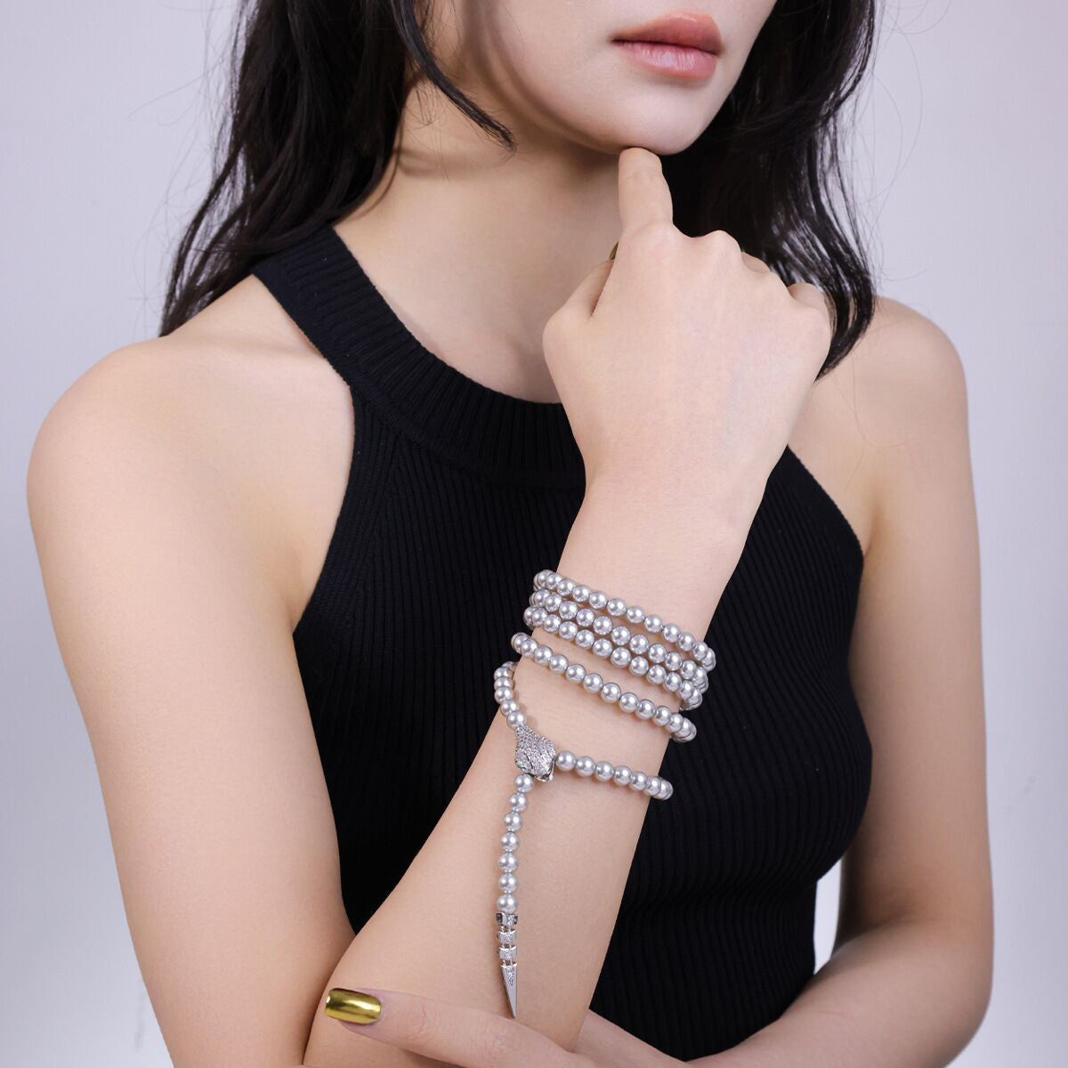 Unique Elegant Simulated Pearl Necklace with Snake Head Clasp