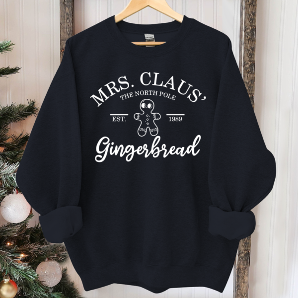 Mrs Claus Gingerbread Christmas Sweatshirt. Women Christmas Shirt. Funny Christmas Gift. Womens Sweater. Retro Christmas