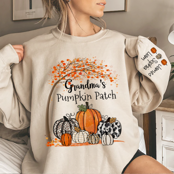 Grandma's Pumpkin Patch Autumn Sweatshirt. Custom Grandma & Kids Fall Autumn. Grandma Gift TH Sweatshirt