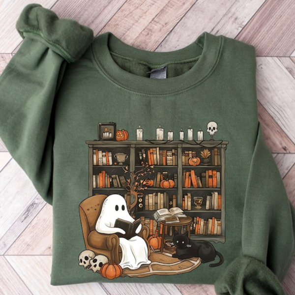 Retro Ghost Reading Books Sweatshirt. Librarian Ghost Halloween. Halloween Teacher Sweatshirt