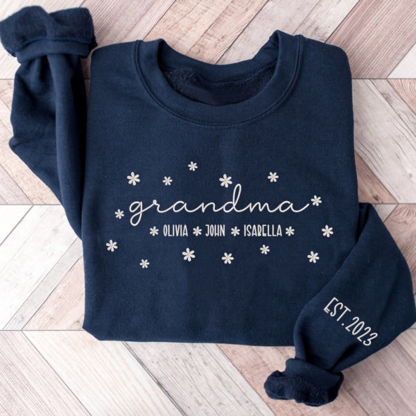 Embroidered Grandma With Grandkids Est Daisy Sweatshirt