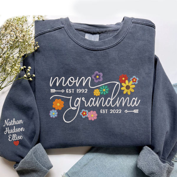 Custom Mom Grandma Est And Kids Embroidered Sweatshirt