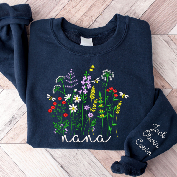 Custom Wildflower Nana With Grandkids Sweatshirt