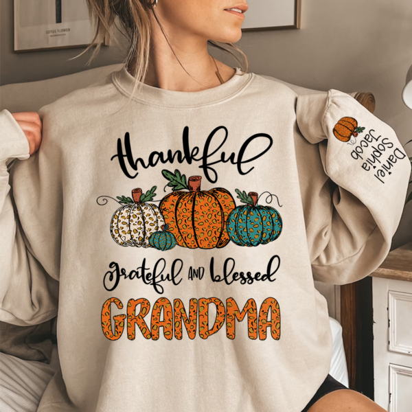 Godmerch Thankful Grateful Blessed Grandma sweatshirt