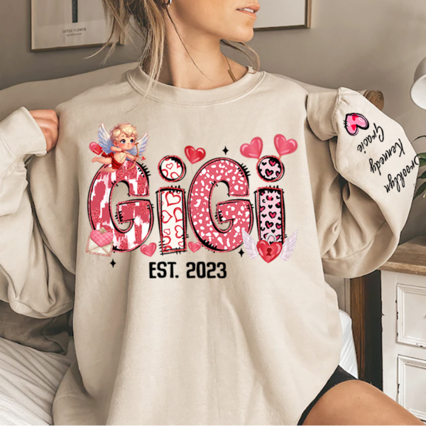 Personalized I love being Gigi Heart Sweatshirt
