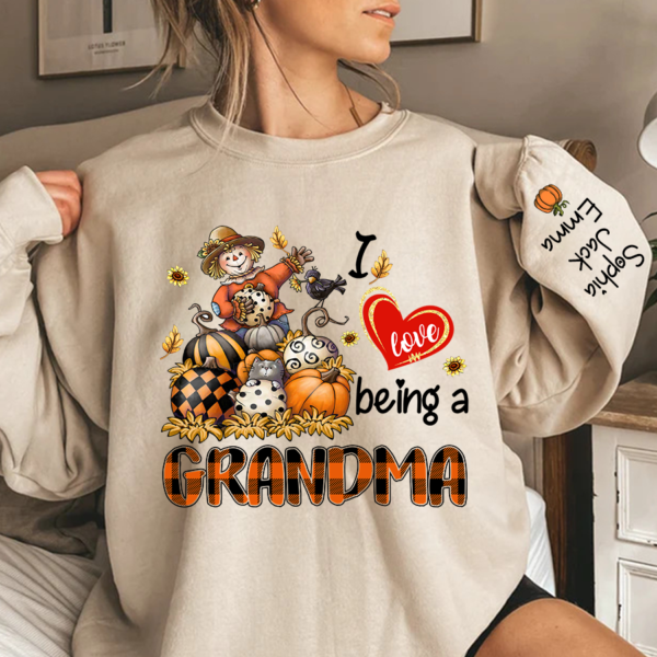 I Love Being A Grandma Pumpkin And Grandkids Autumn Sweatshirt