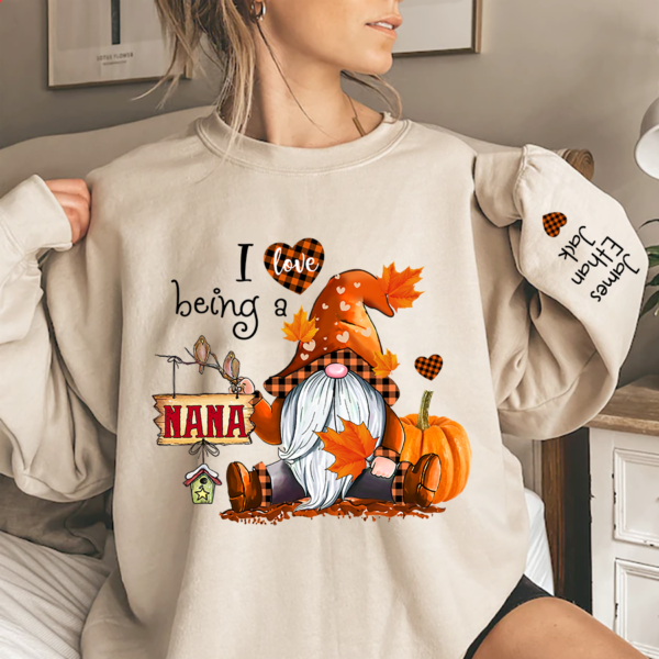 Personalized I Love Being Grandma And Grandkids Autumn CL01 Sweatshirt